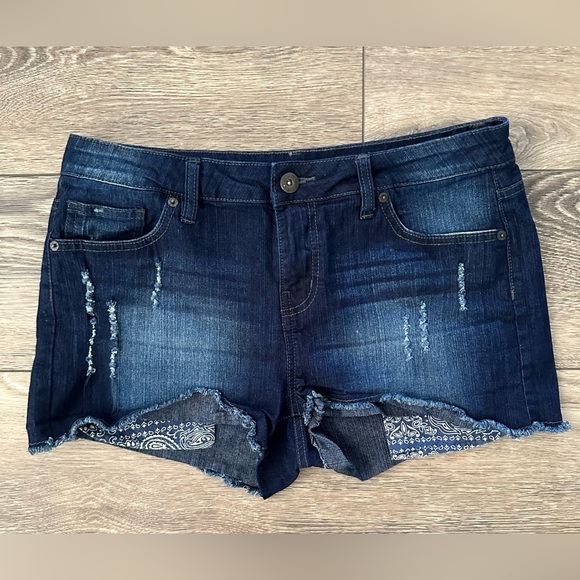 U2B Urban Basics Dark wash Denim Jean Shorts Size 11 Handkerchief  Pockets - Picture 1 of 8